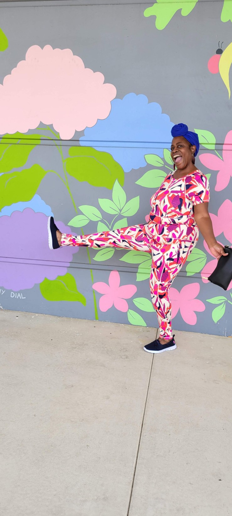 Dancing like no one is👀 watching.